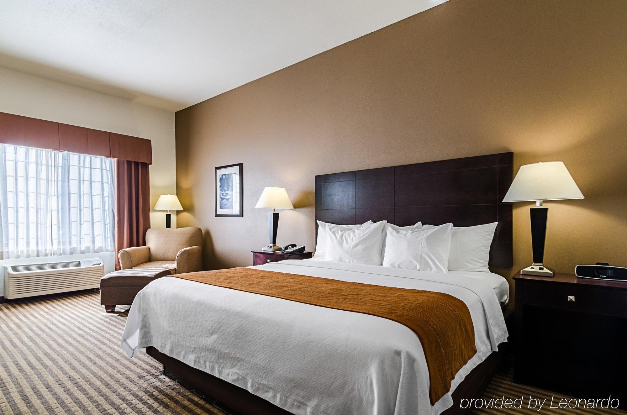 Comfort Inn & Suites Lawrence - University Area Exterior foto