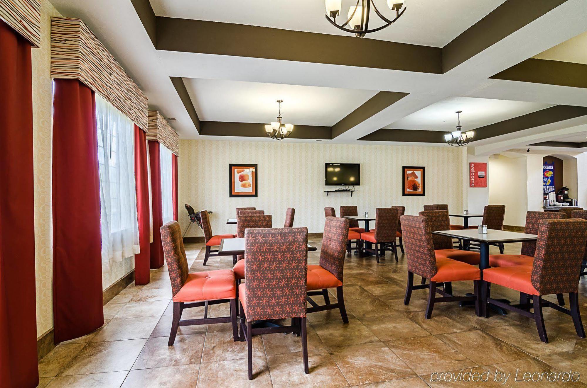 Comfort Inn & Suites Lawrence - University Area Exterior foto